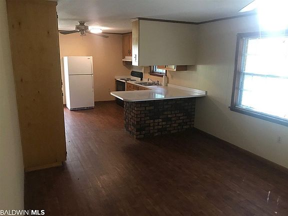 4th image of 45609 Ann Ave