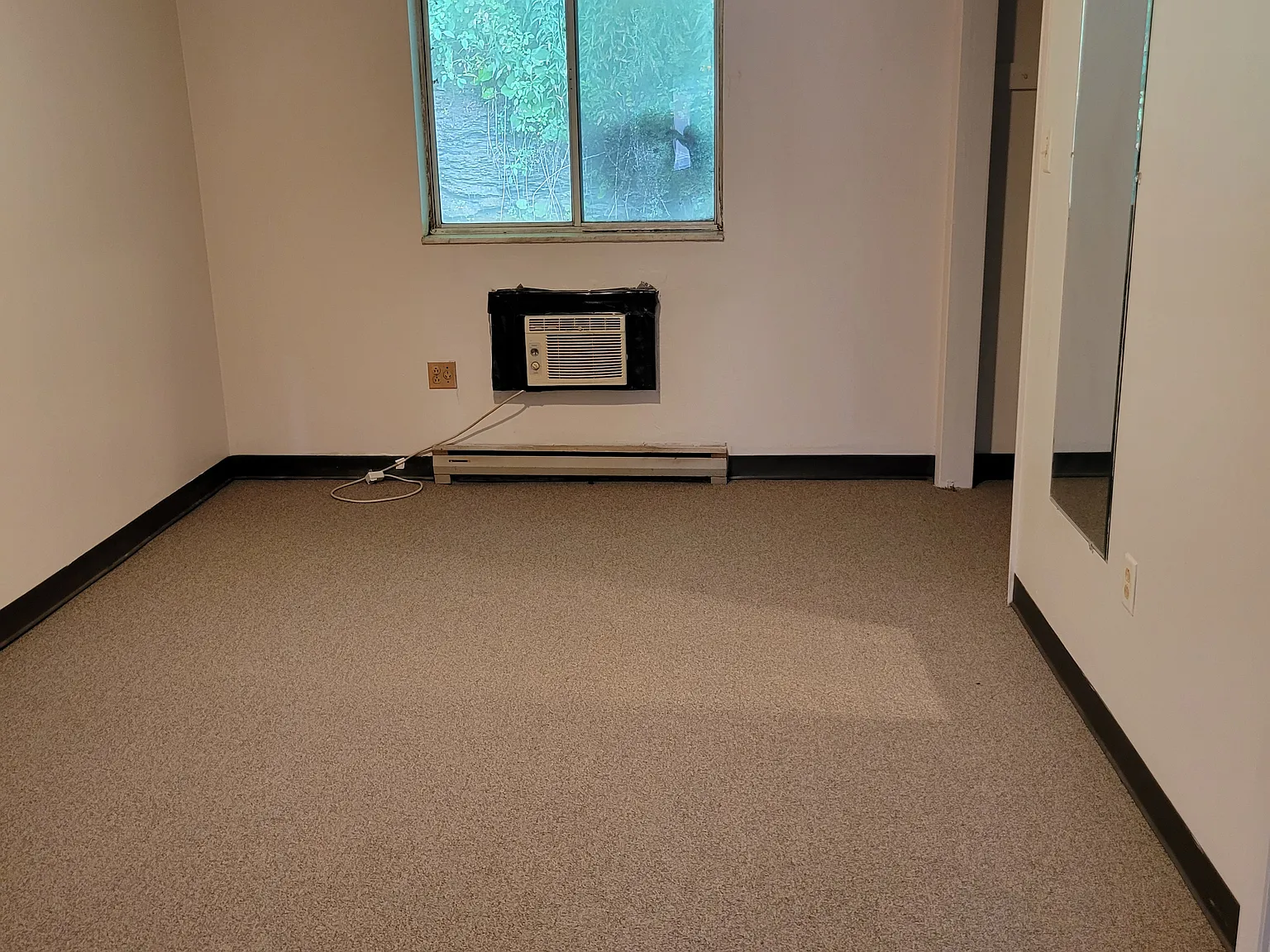 1 bed, $910 — Photo 3