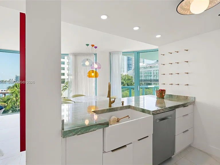 6000 Indian Creek Dr #5B — Photo 7