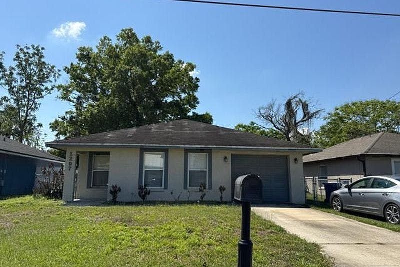 1st image of 1207 NE 6th St