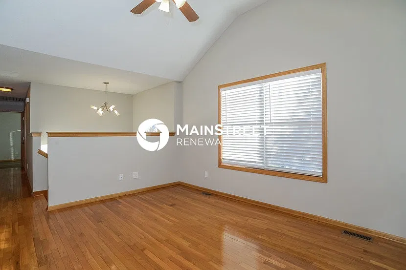 1222 SW Windcrest Ct — Photo 3