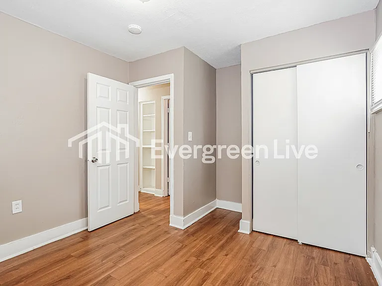 2412 Century Dr — Photo 14