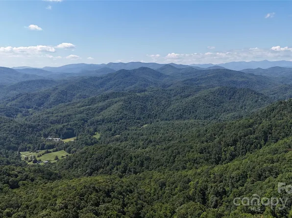 9999 Still Spring Rd, Black Mountain, NC 28711