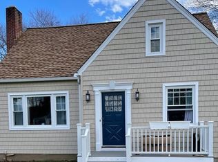 29 Bayberry Ln, Trumbull, CT 06611