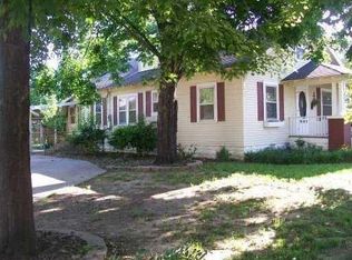 412 W Center Ave, Springdale, AR 72764