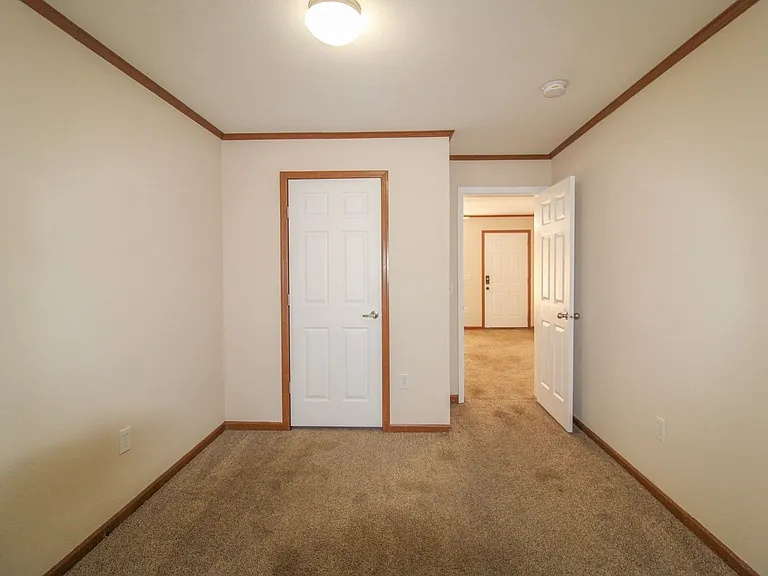 130 Meadows Ln — Photo 22