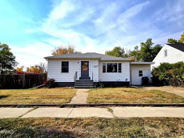 317 1st Ave NW, Hazen, ND 58545