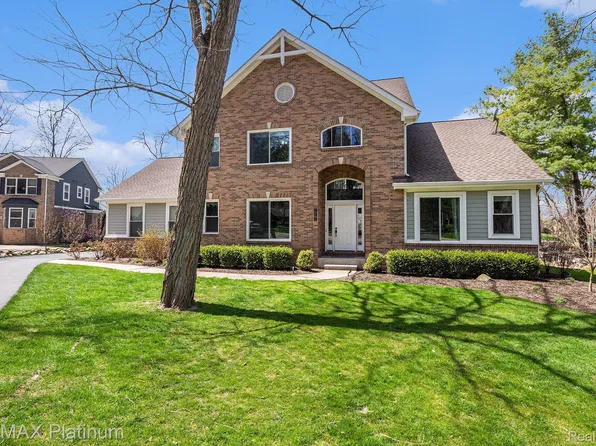 4579 Oak Tree Ct, Brighton, MI 48116