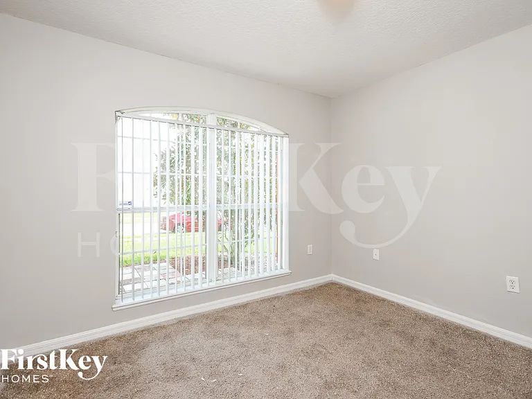 926 Killarney Ln — Photo 12