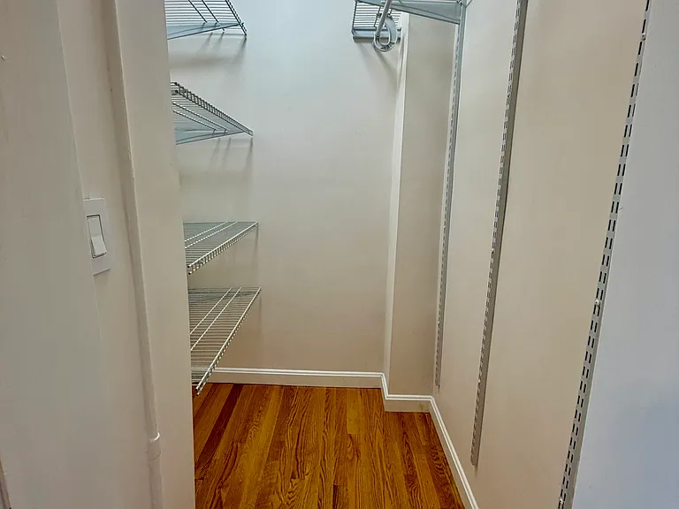 17 Oxford St #1 — Photo 8