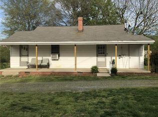 2106 McKnight Mill Rd, Greensboro, NC 27405