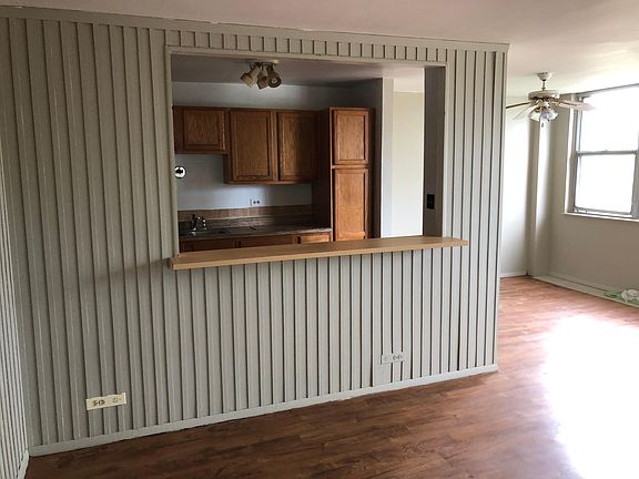 4th image of 4350 W Ford City Dr #304