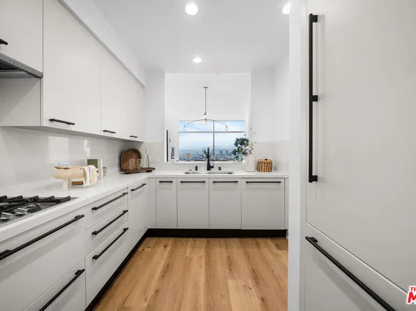 900 W Olympic Blvd Unit 27D, Los Angeles, CA 90015