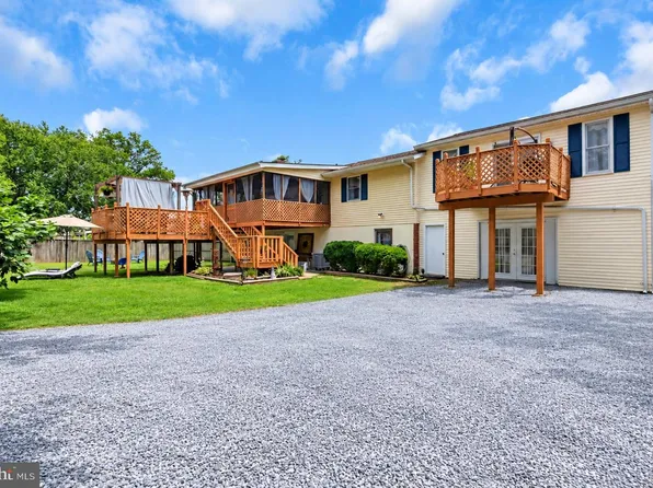 205 Anchor Ln, Chester, MD 21619
