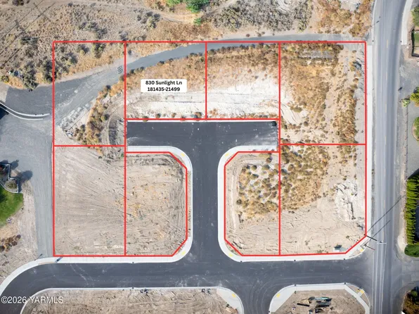 830 Sunlight Ln, Selah, WA 98942