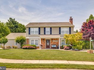 510 Meadow Ct, Mount Laurel, NJ 08054