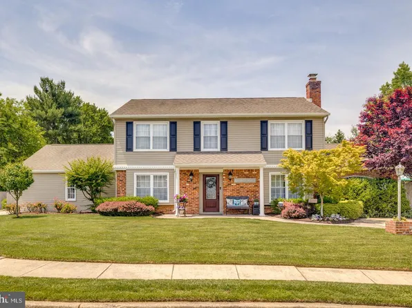 510 Meadow Ct, Mount Laurel, NJ 08054