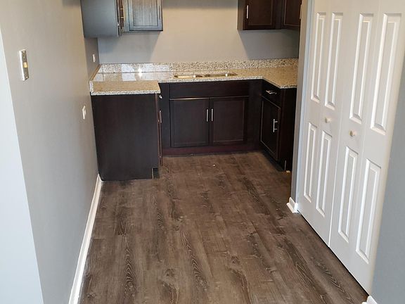 5th image of 2200 Scoville Ave APT 303