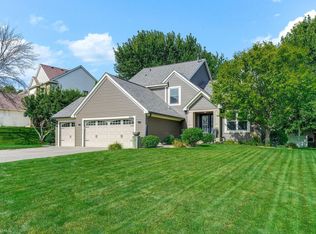 8614 Timberwood Rd, Woodbury, MN 55125