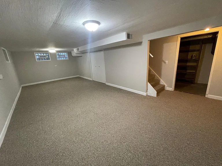 915 Hamlin St — Photo 16