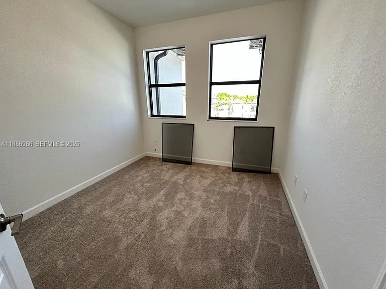 264 SW 159th Way — Photo 6