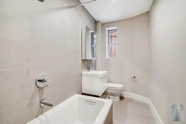 Rented by Skyline Group Real Estate | media 10