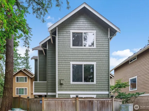 12356 Hiram Place NE, Seattle, WA 98125