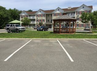 17 Laura Ln #15, Red Hook, NY 12571