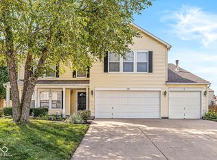 1347 King Maple Dr, Greenfield, IN