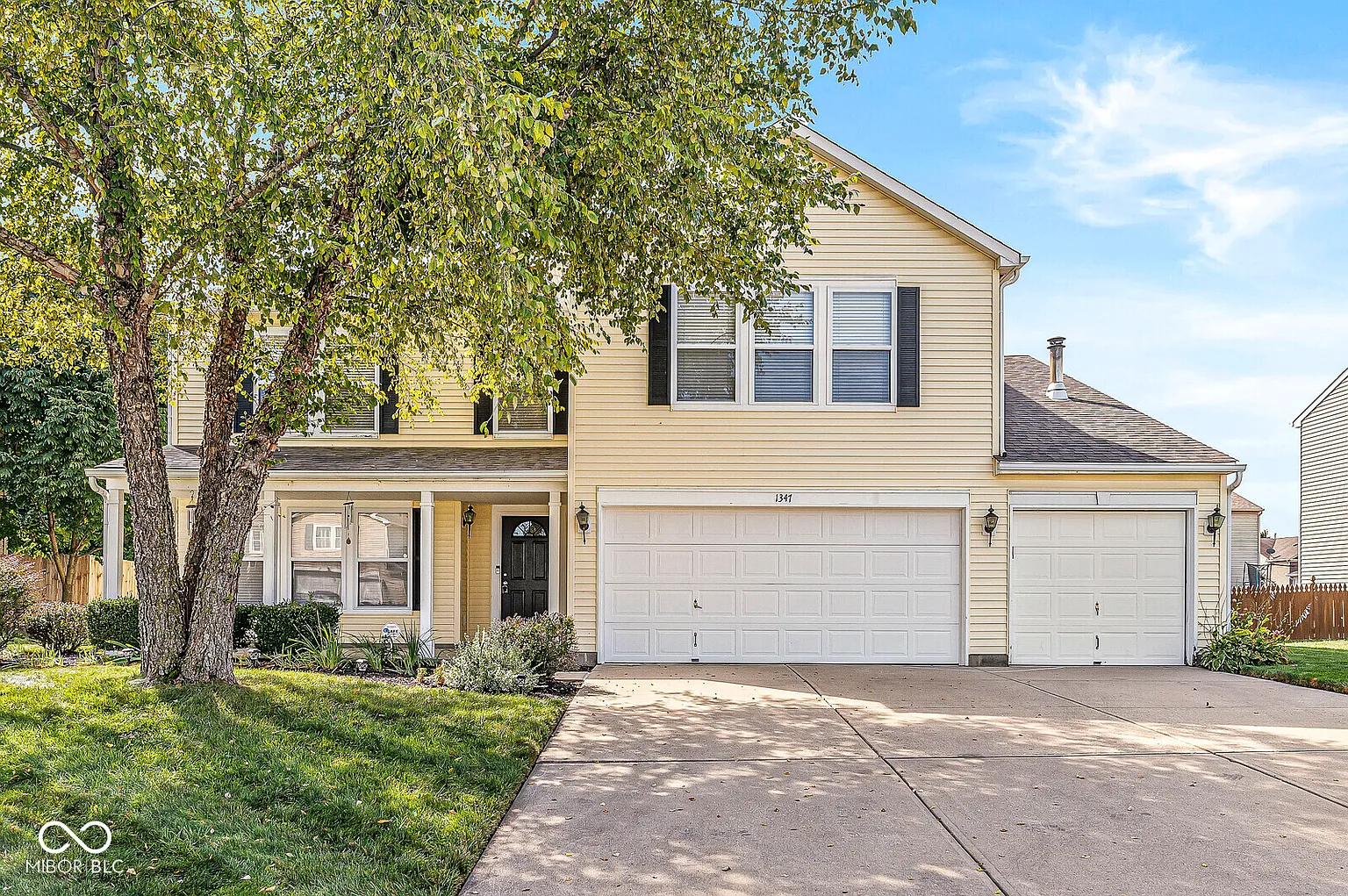 1347 King Maple Dr photo 1