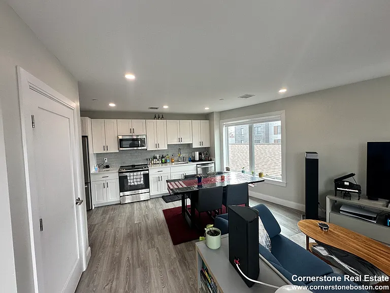 200 Old Colony Ave #3 — Photo 1