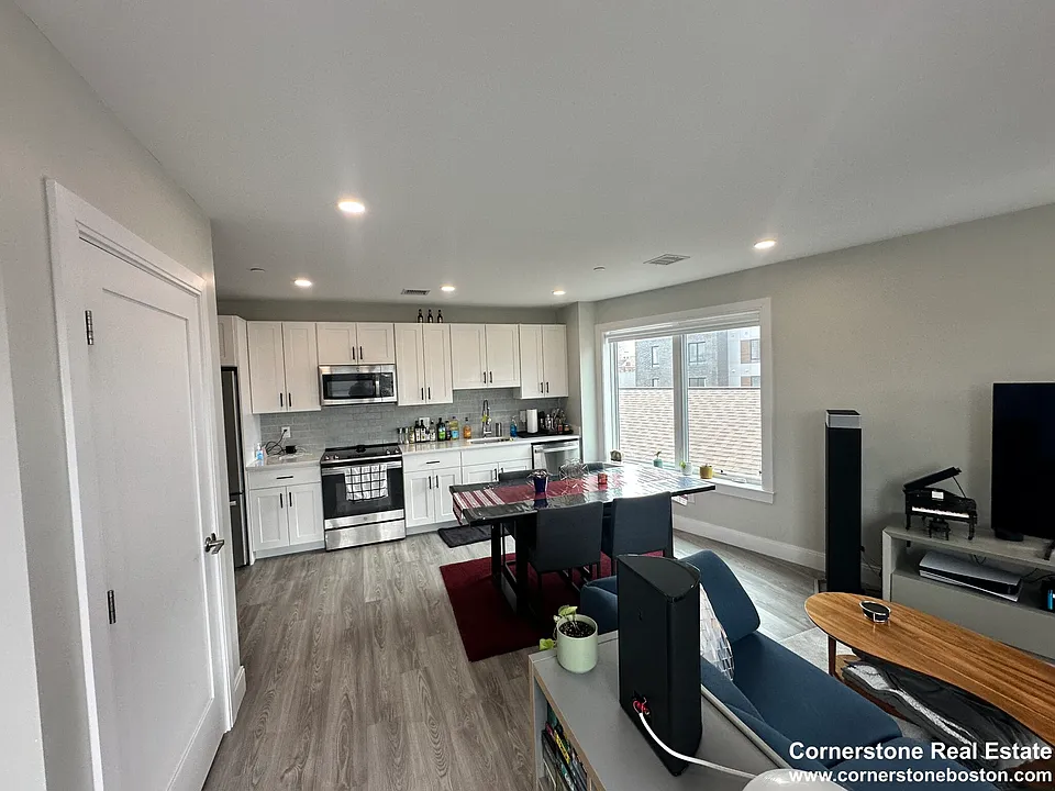 200 Old Colony Ave #3