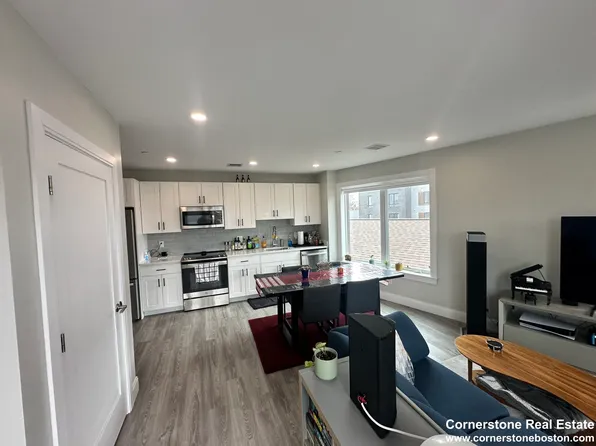 200 Old Colony Ave #3, Boston, MA 02127