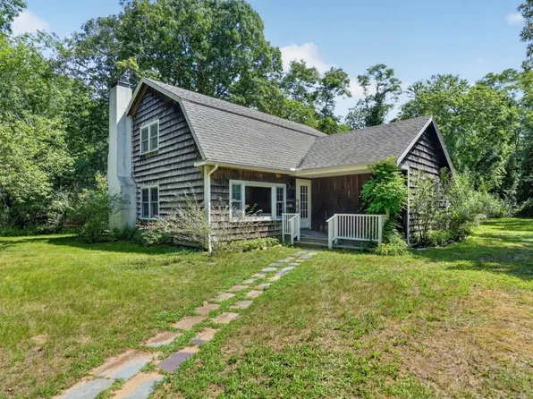 150 Field View Ln, West Tisbury, MA 02575