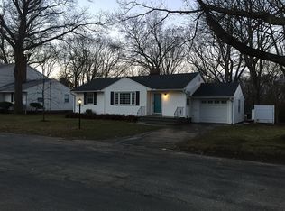 35 Oakridge Rd, Waterbury, CT 06706