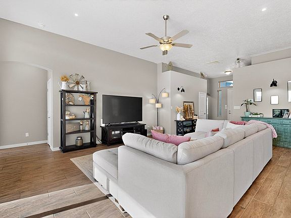 5th image of 3219 Ilford Rd NE