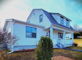 69 Knickle Rd, Lunenburg, NS B0J2C0