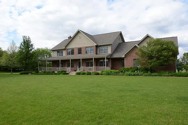 40W728 Willowbrook Ct photo 1