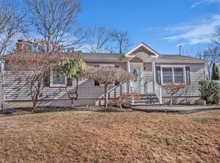 297 Smith Rd, Shirley, NY 11967