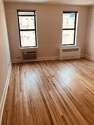 Rented by Metropolis Real Estate of Manhattan