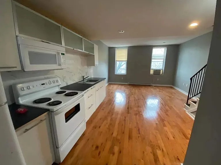 1331 N 16th St #2FR — Photo 3