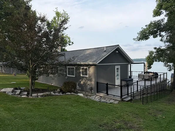 6315 Westshore Ln, Johannesburg, MI 49751