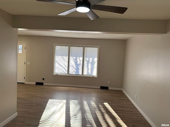 3rd image of 3326 Jennings Dr