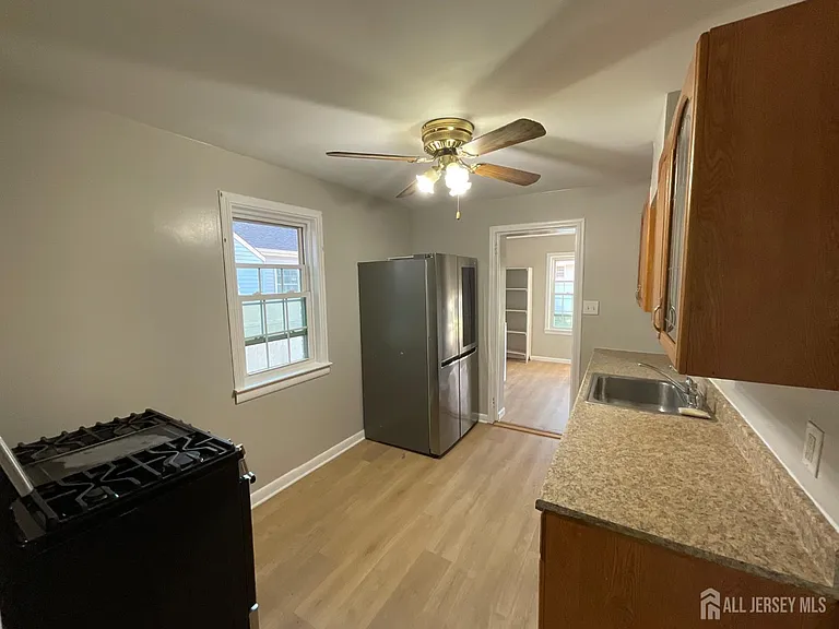 54 Randolph Ave — Photo 3