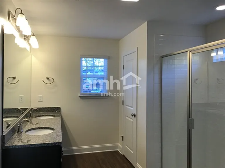 84 Lindridge Dr — Photo 10
