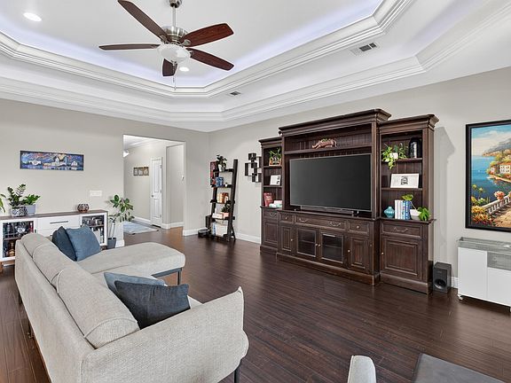 3rd image of 2335 Cummings Dr