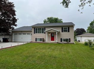 2610 N William St, Appleton, WI 54914