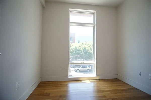 Rented by Lofts and Flats LLC | media 28