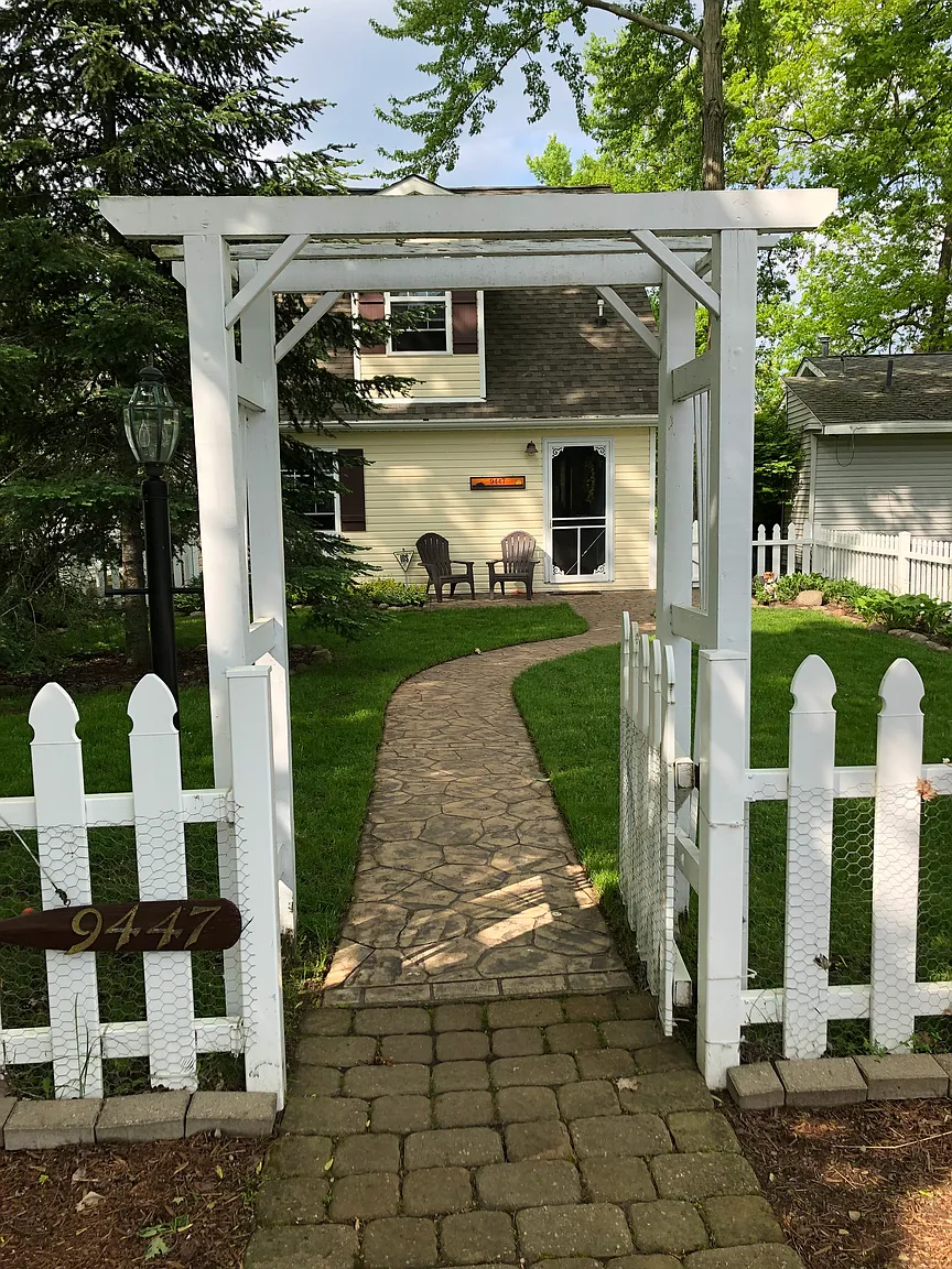 9447 Huron photo 1