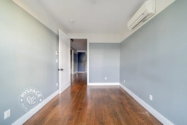 Rented by MySpaceNYC | media 9